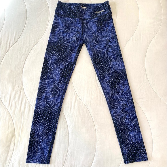 Bench Leggings size M Abstract Geometric Neon Blue on Black - Manchester UK - Picture 5 of 10